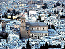 Albaicín nevado. En el centro, iglesia del Salvador (27-1-2005)
Granada
